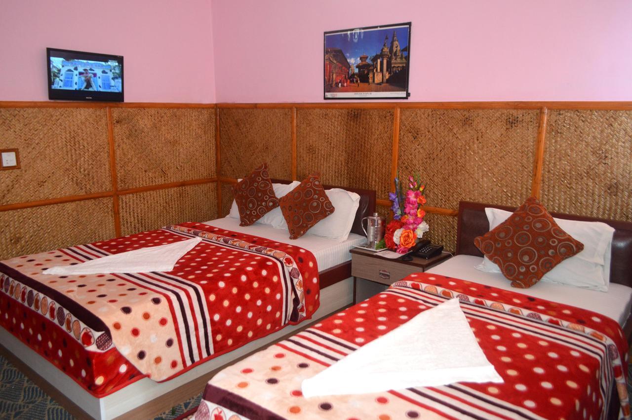 Pokhara Deep Sagar Hotel Bagian luar foto